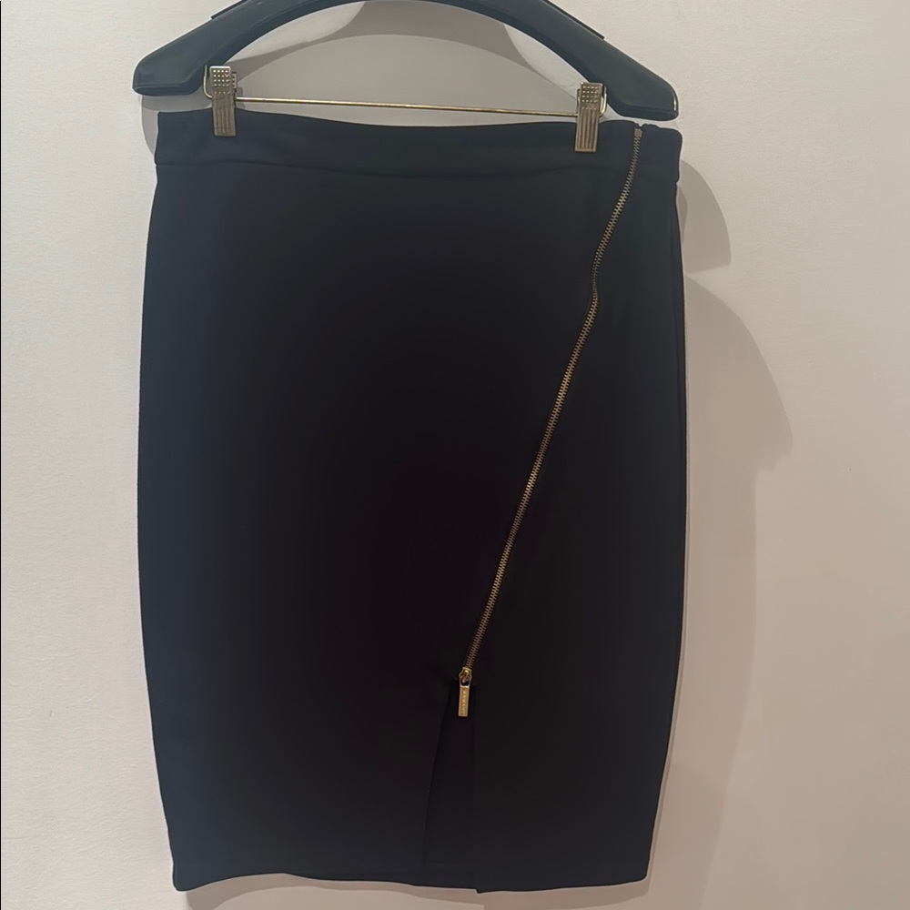 Michael Kors Elegant Black Skirt with Gold Zipper